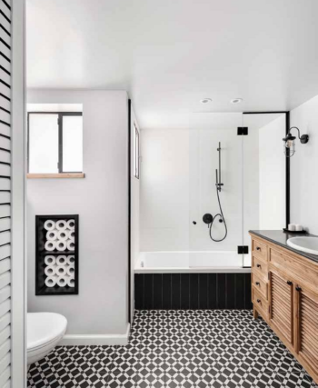 אמבטיון קבוע ודלת